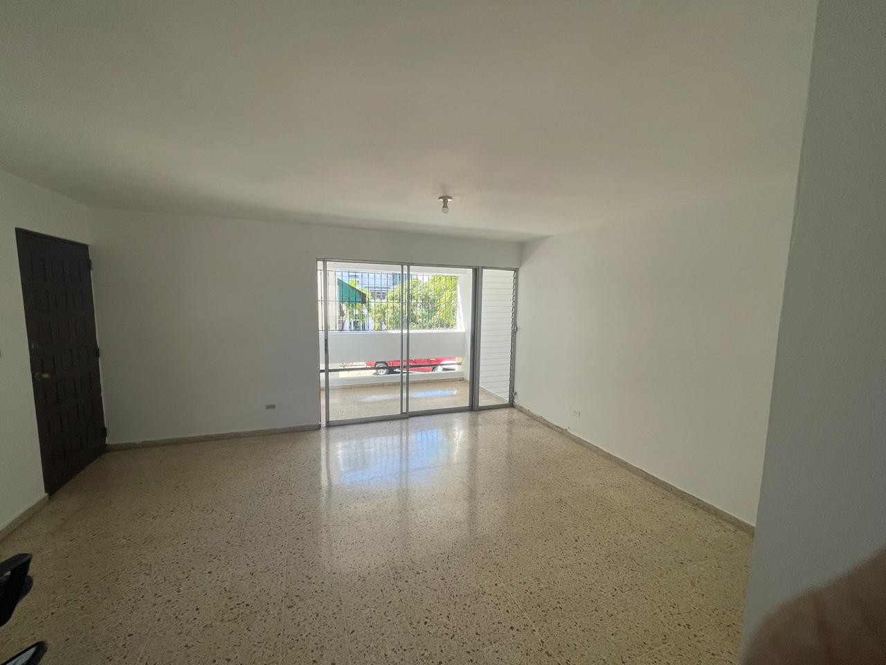 apartamentos - Alquiló en Urb Fernández 2do piso105 mts2 hab1 bañoBalcónRD$42,000 1