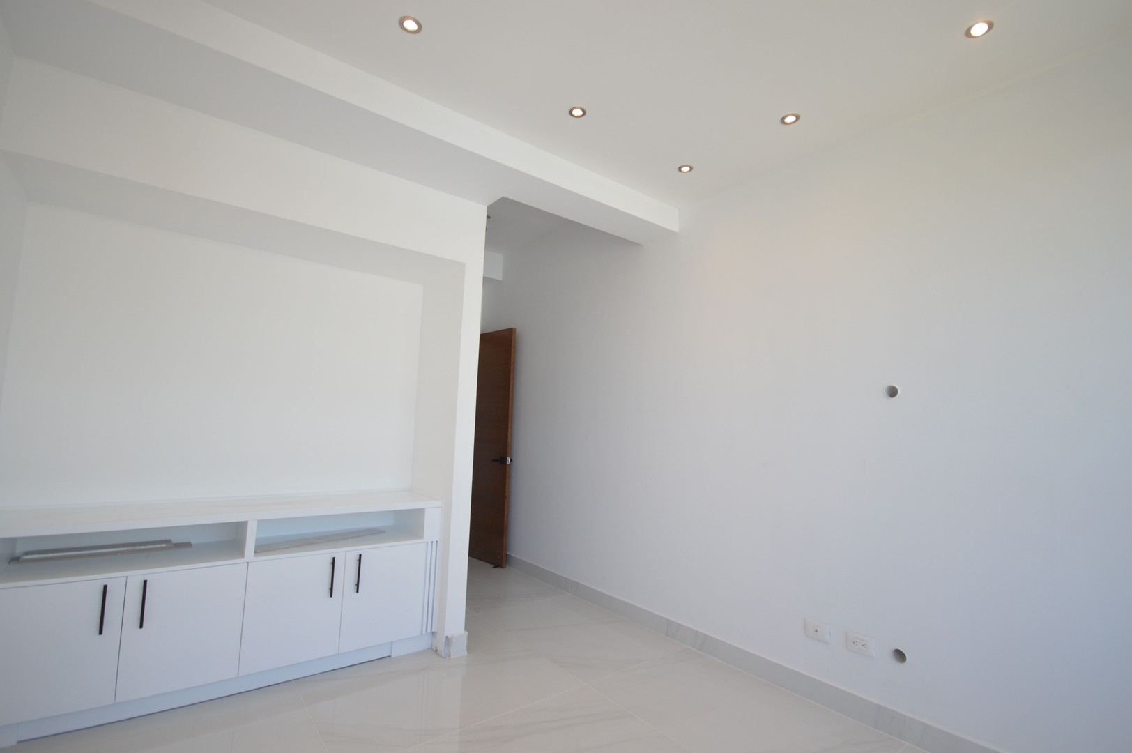 apartamentos - Los Cacicazgos nuevo 245m2 3 habitaciones 3.5 baños balcon 3 parqueos  9