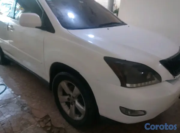 jeepetas y camionetas - Oportunidad Lexus RX 330 en excelentes condiciones  8