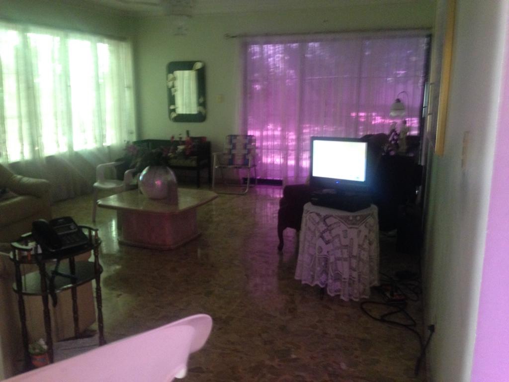 casas - Venta de casa en los cacicazgos con 1100mts Distrito Nacional Santo Domingo  4