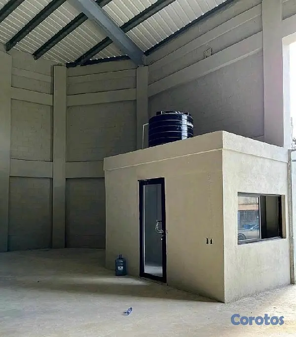 oficinas y locales comerciales - se alquila nave  4