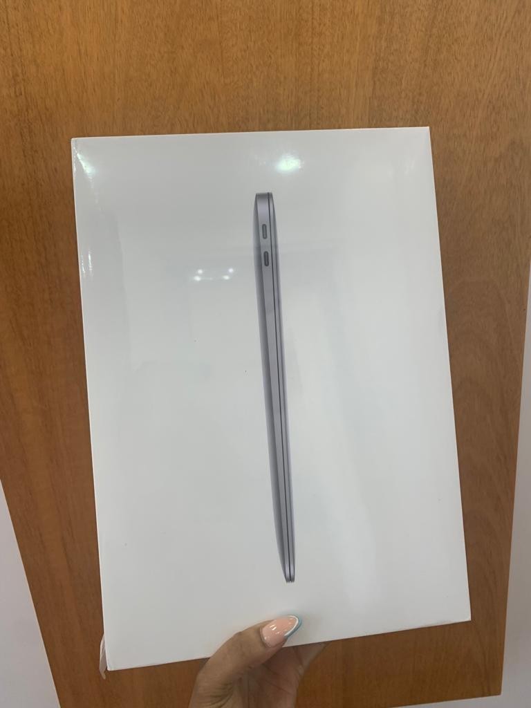 celulares y tabletas - MacBook Air 2020 256gb 8gb RAM