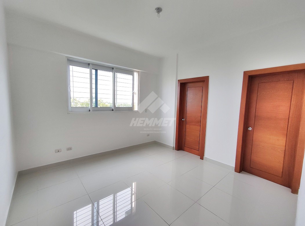 apartamentos - APARTAMENTO 230MTS2 CON ELEVADOR RINCON LARGO SANTIAGO  4