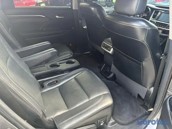 jeepetas y camionetas - Vendo Toyota Highlander Limited / Limited Platinum 2015 3