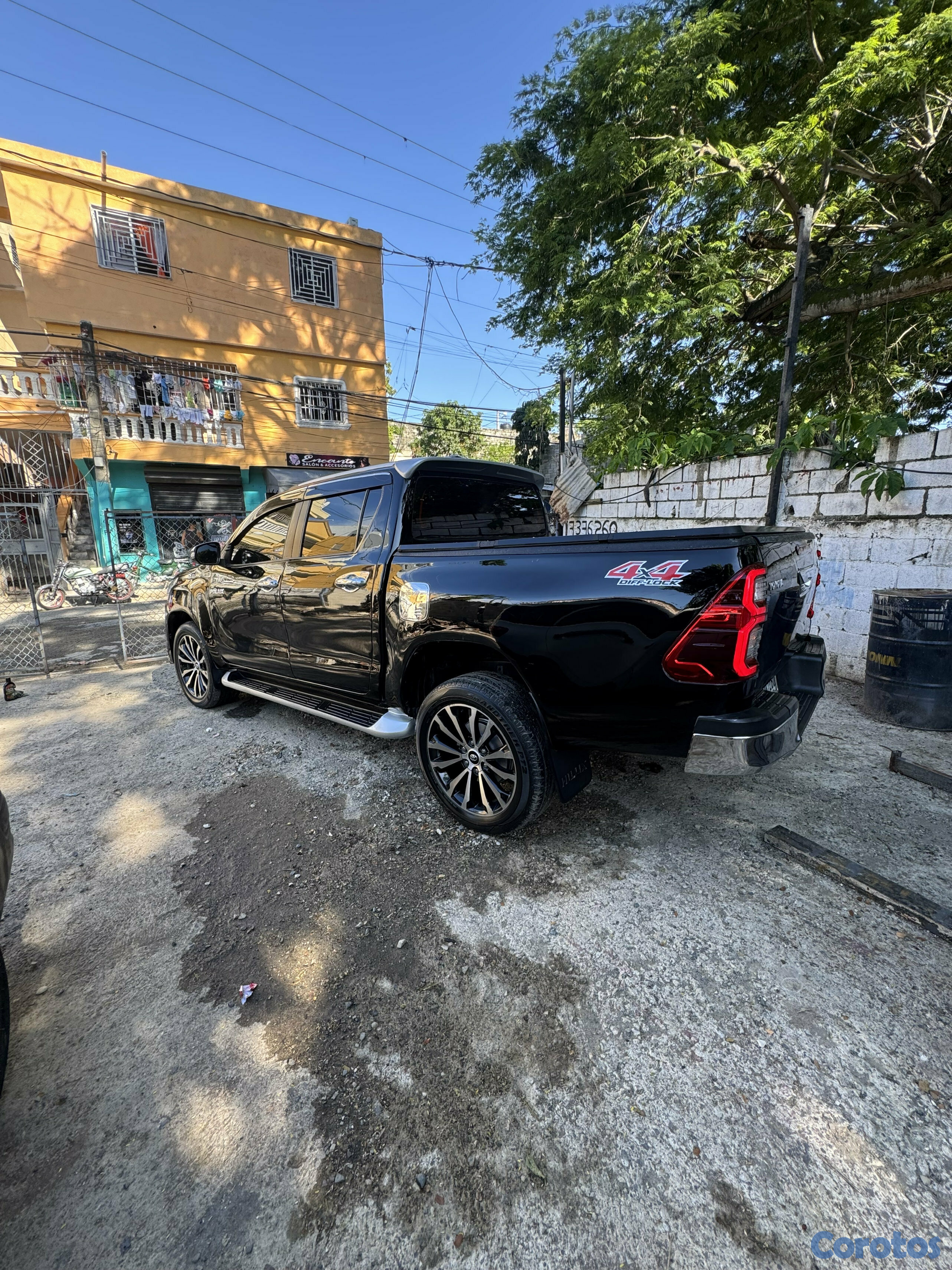 jeepetas y camionetas - Toyota hilux 2016 nueva  2