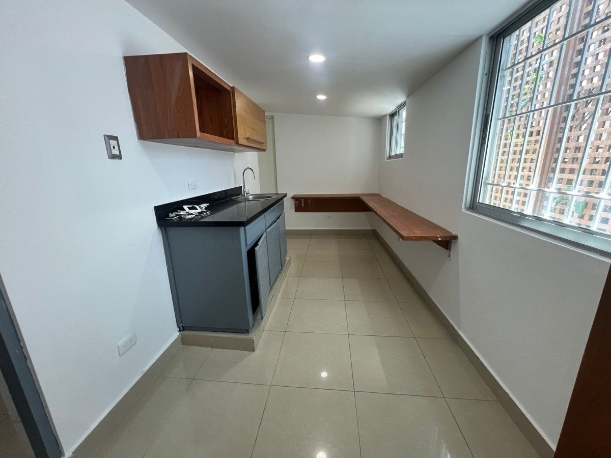 oficinas y locales comerciales - 🔵 Alquilo Local para oficina  2do piso en Serrallés 1