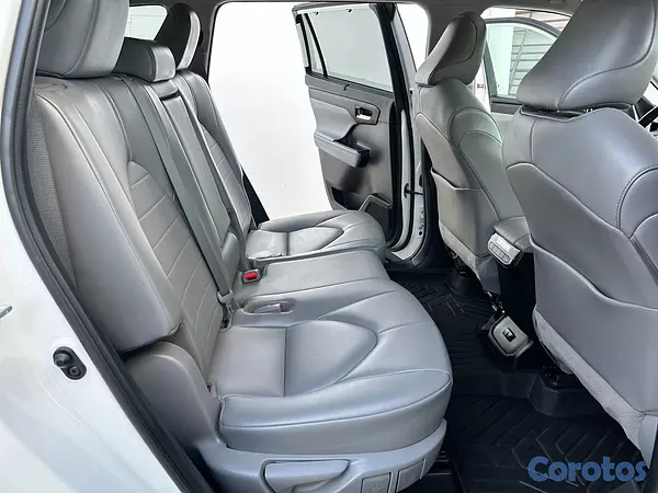 jeepetas y camionetas - Toyota highlander 2021 XLE  7