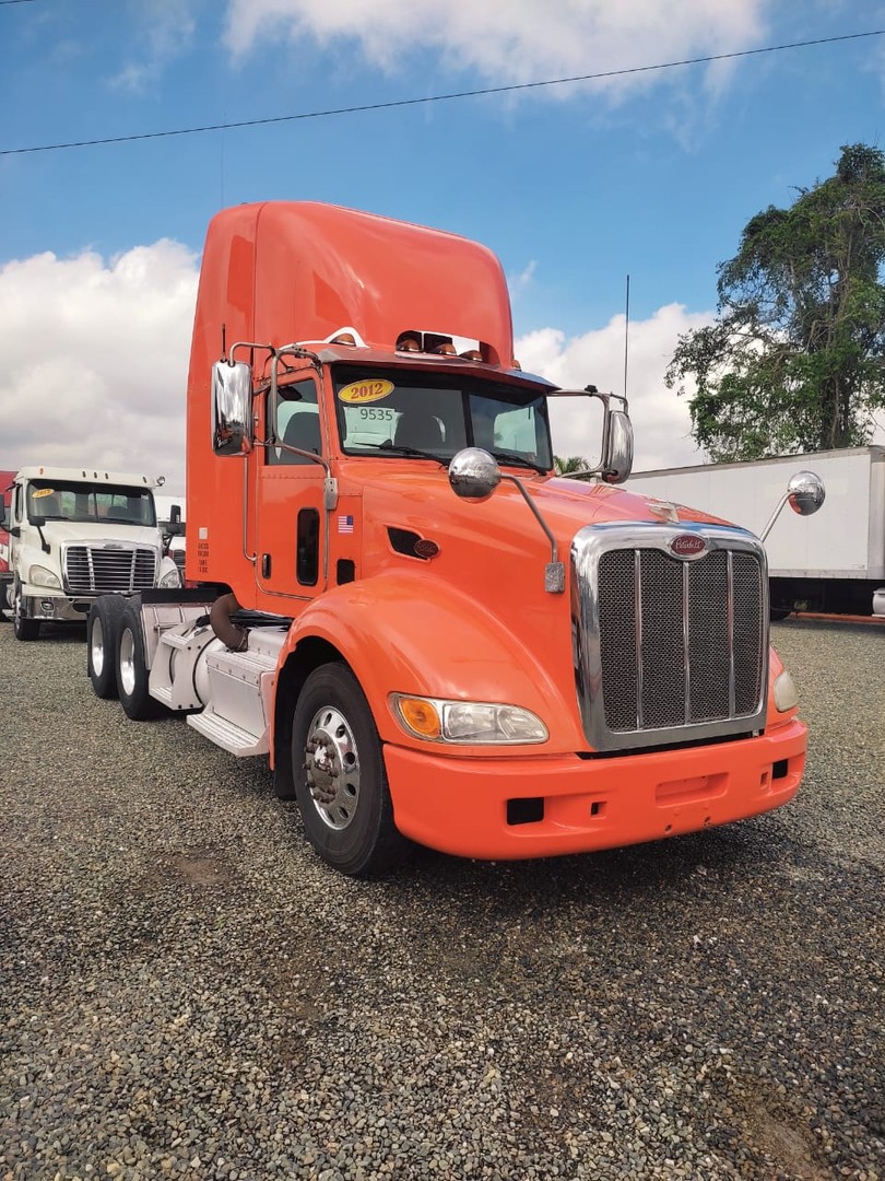 camiones y vehiculos pesados - PETERBILT 386 año 2012 1