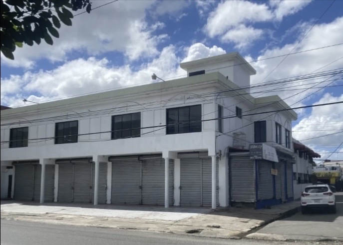 oficinas y locales comerciales - se alquila local  8