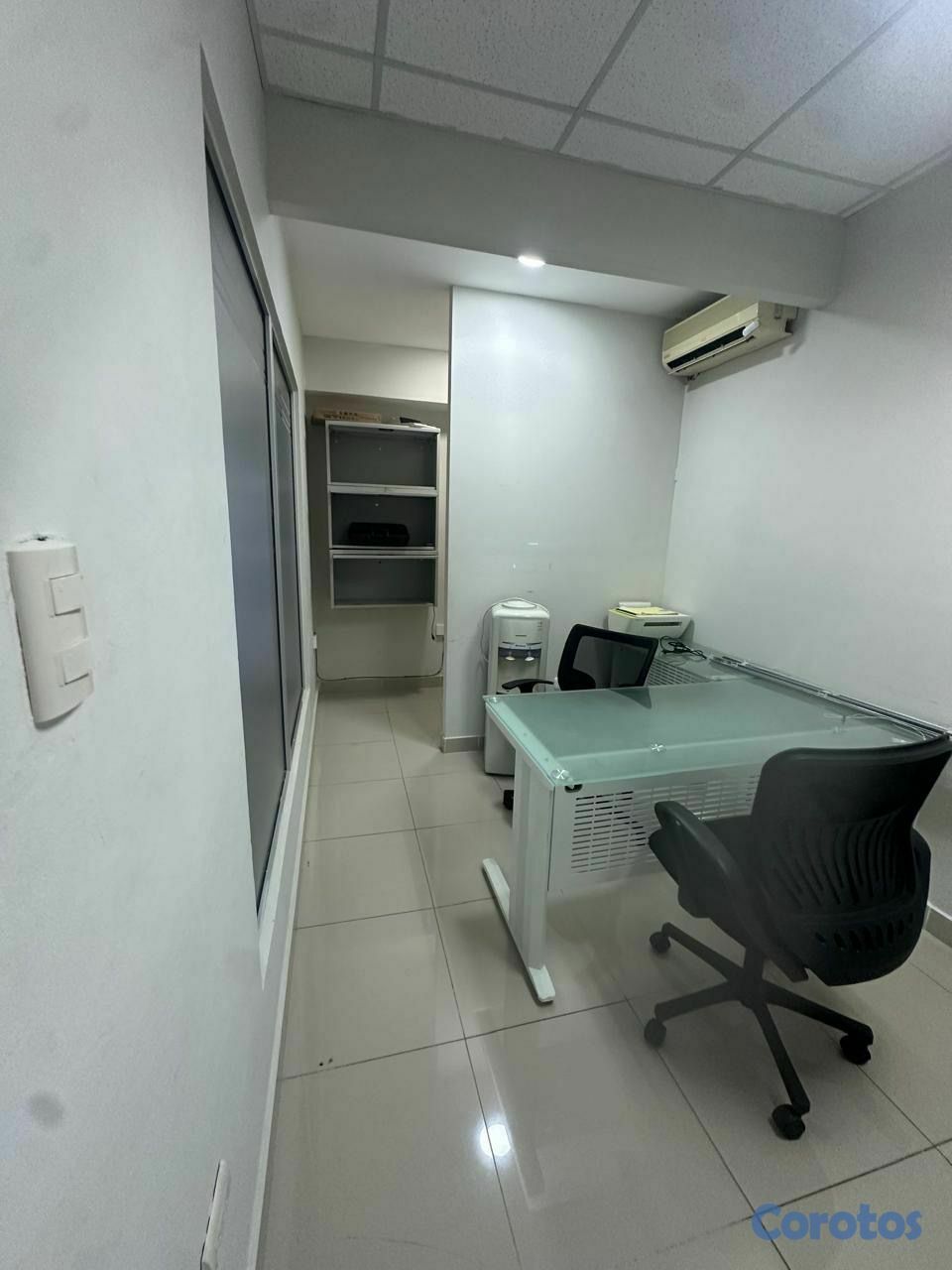 oficinas y locales comerciales - Alquiler Local Comercial Ubicado en Gazcue, Santo  4