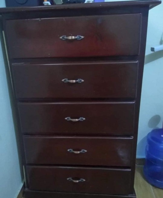muebles y colchones - Se vende Biuri / Gavetero