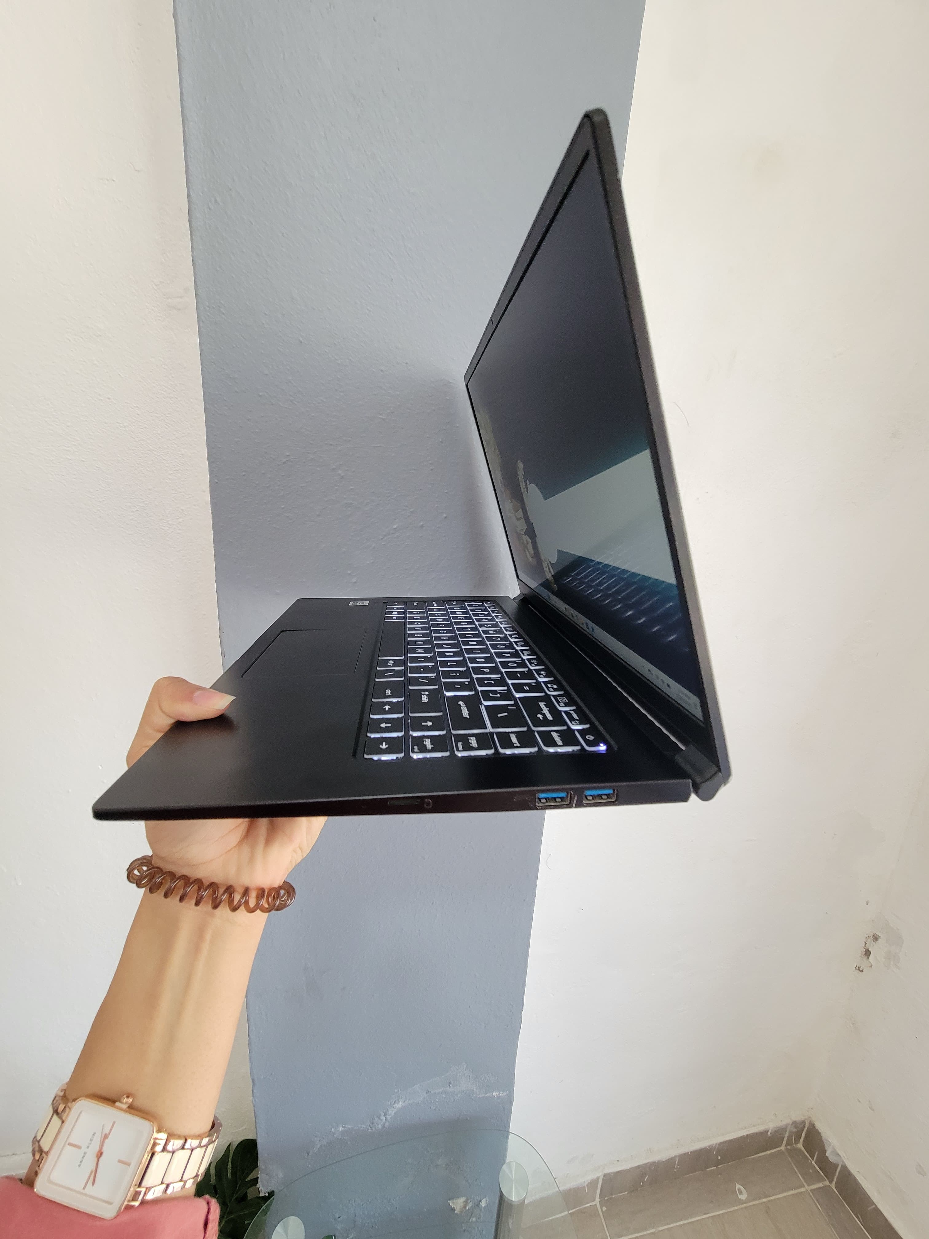 computadoras y laptops - 💻Laptop MSI Modern 15 - A10D  10ma G - 16GB RAM D 2