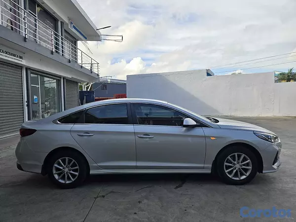 carros - HYUNDAI SONATA NEW RISE 2021 GRIS 5
