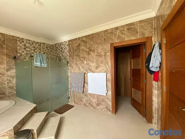 apartamentos - Casa de 2 niveles en venta en residencial colinas del oeste, Santo Domingo 9