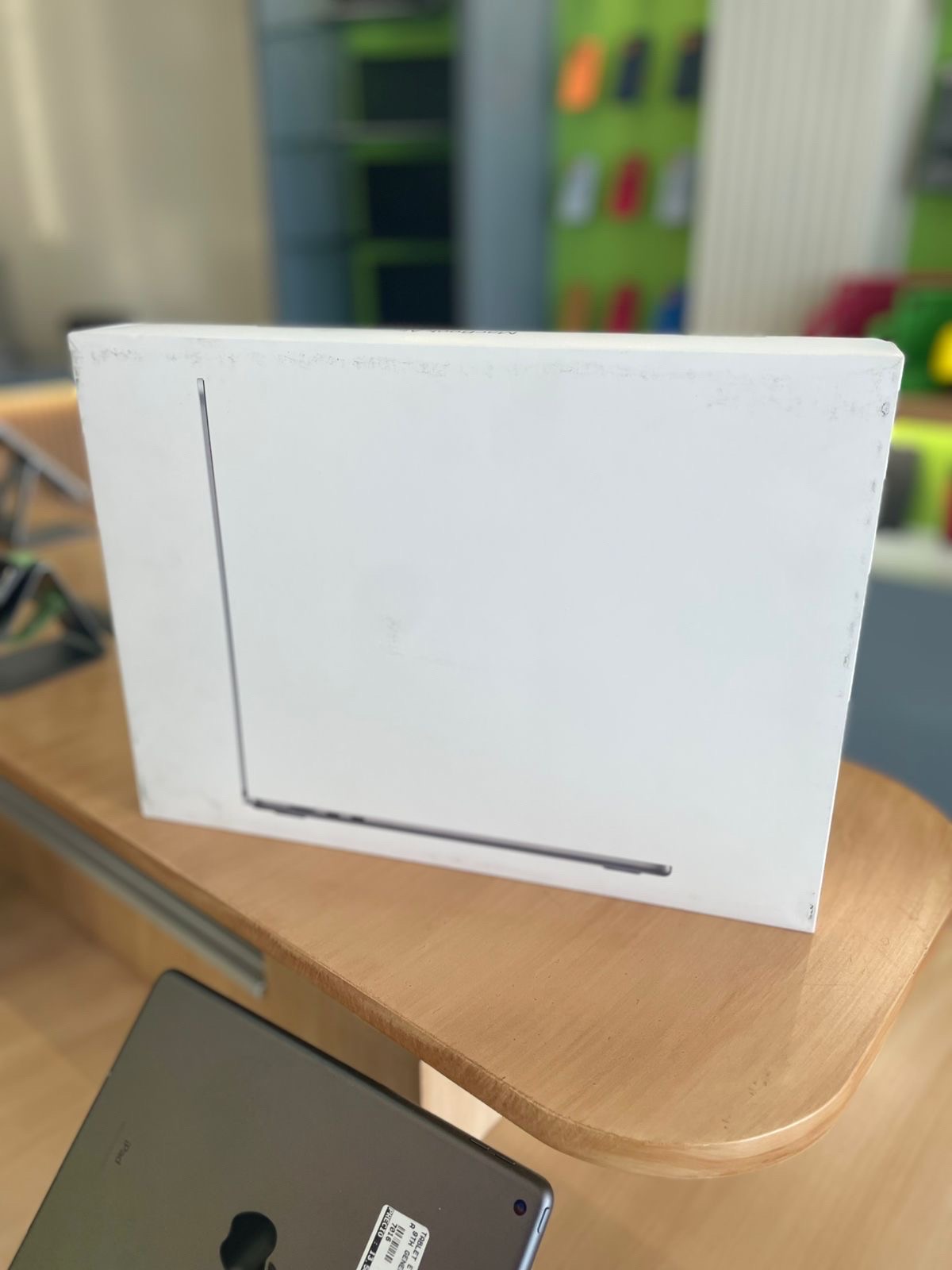 computadoras y laptops - MACBOOK AIR M3 15 PULGADA8Gb de ram 512Gb SSD 4