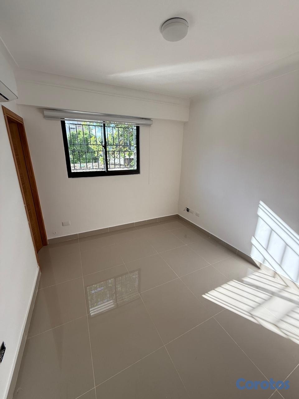 apartamentos - alquiló mirador norte dos ha 2.5 baños dos parqueos balcón servicio  7