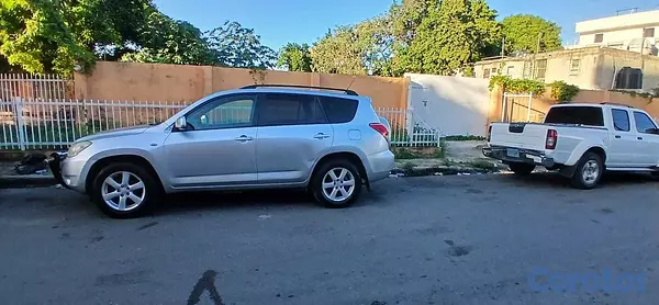 jeepetas y camionetas - Vendo Toyota rav4 oferta  5