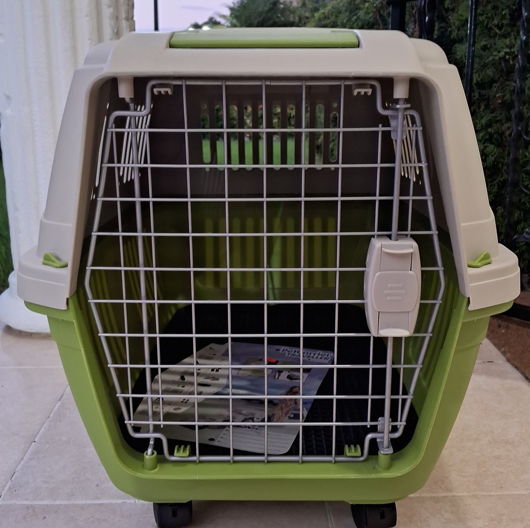 animales y mascotas - Jaula con ruedas - kennel para perro mediano a grande, nueva, de oportunidad!.