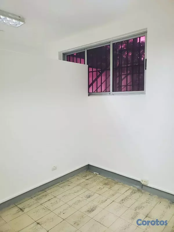 oficinas y locales comerciales - Alquiler Amplio Local Comercial Ubicado en Gazcue, Santo Domingo 5