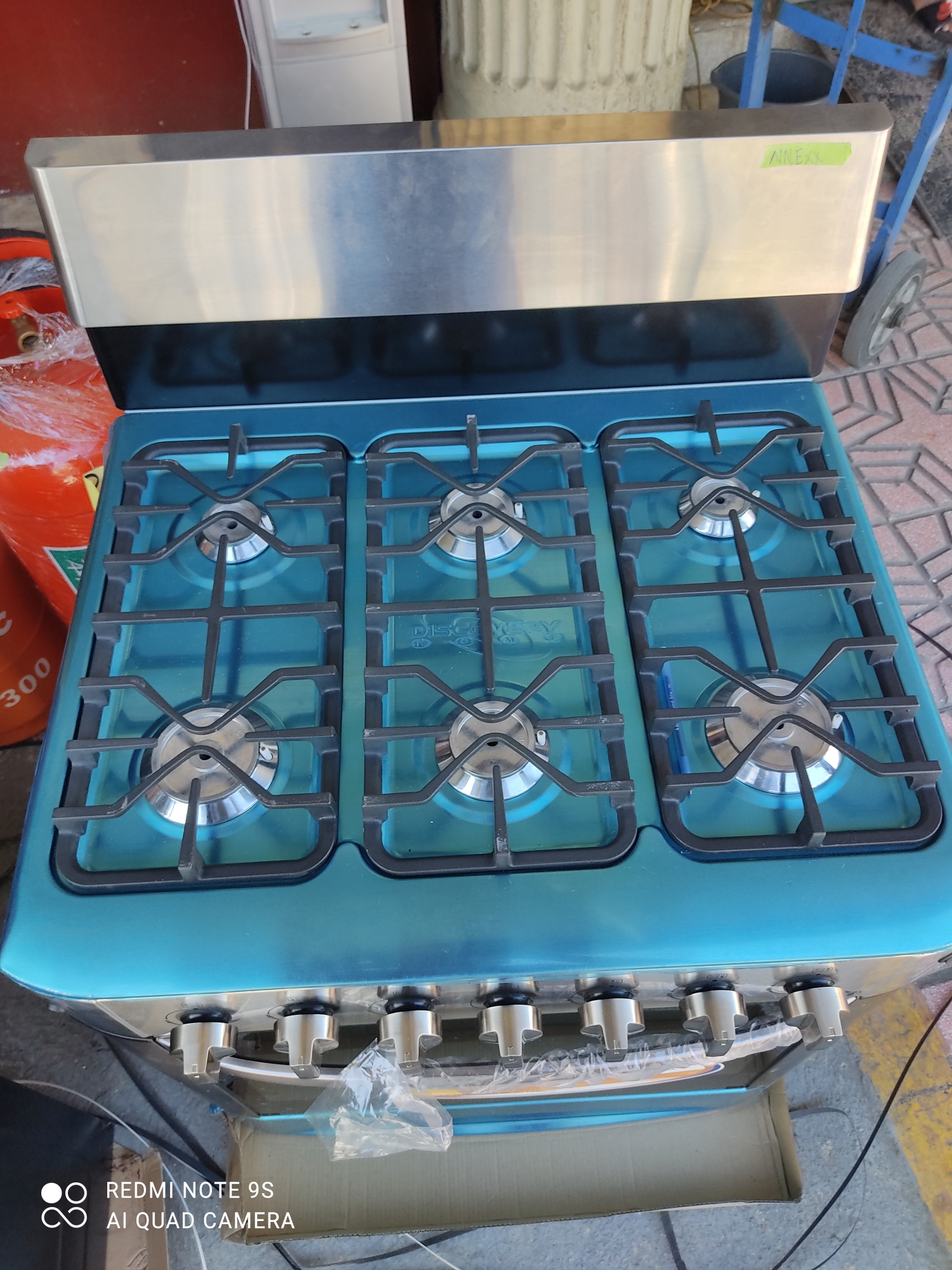 electrodomesticos - Estufa díscovery de 30 parrilla reforzada con chispero y Luz de horno 1