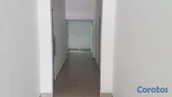 oficinas y locales comerciales - En Venta y Alquiler Local en Gazcue con 25 parqueos 6