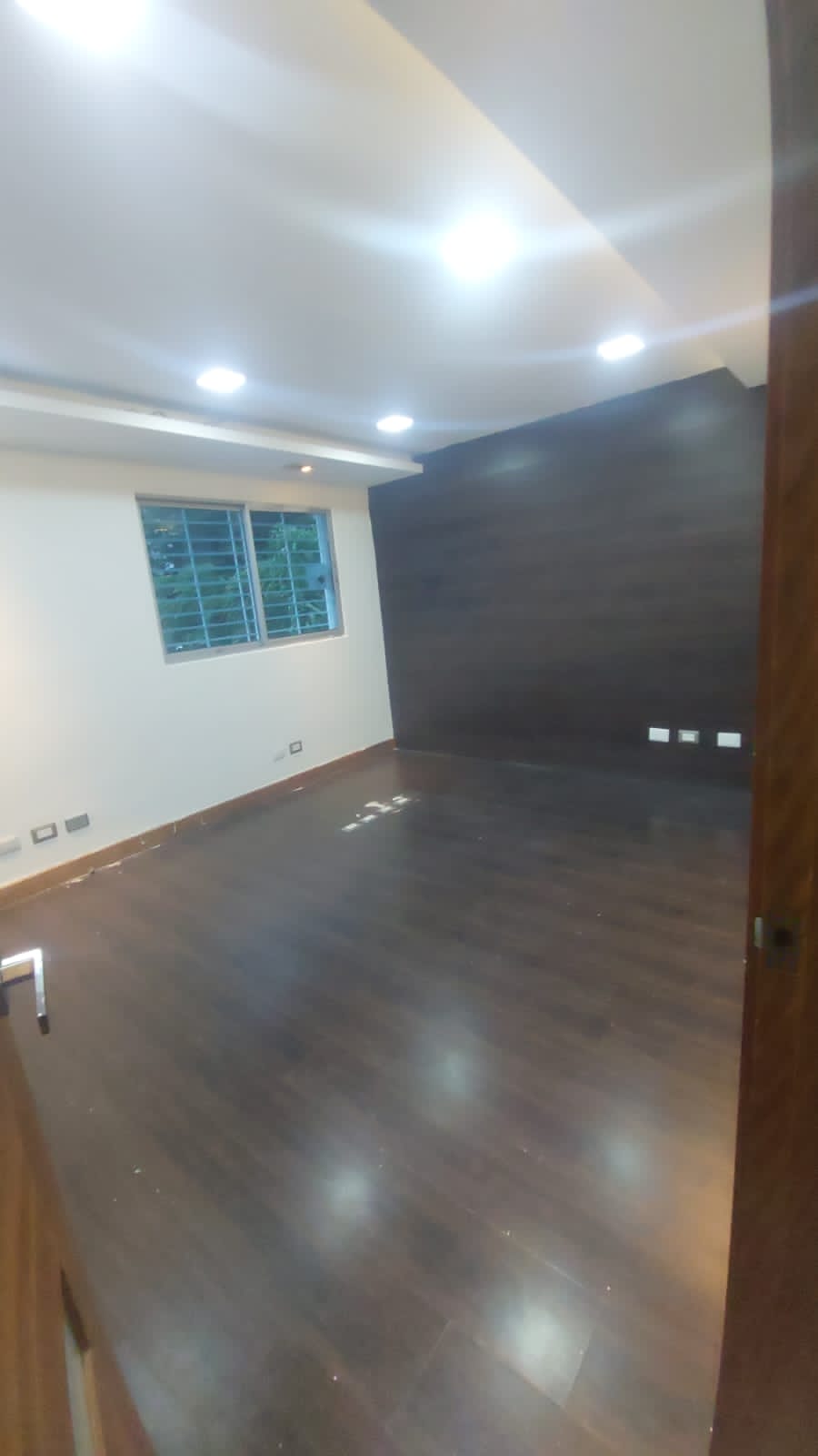 oficinas y locales comerciales - Alquilo Local 2do piso para oficina en Serralles  2