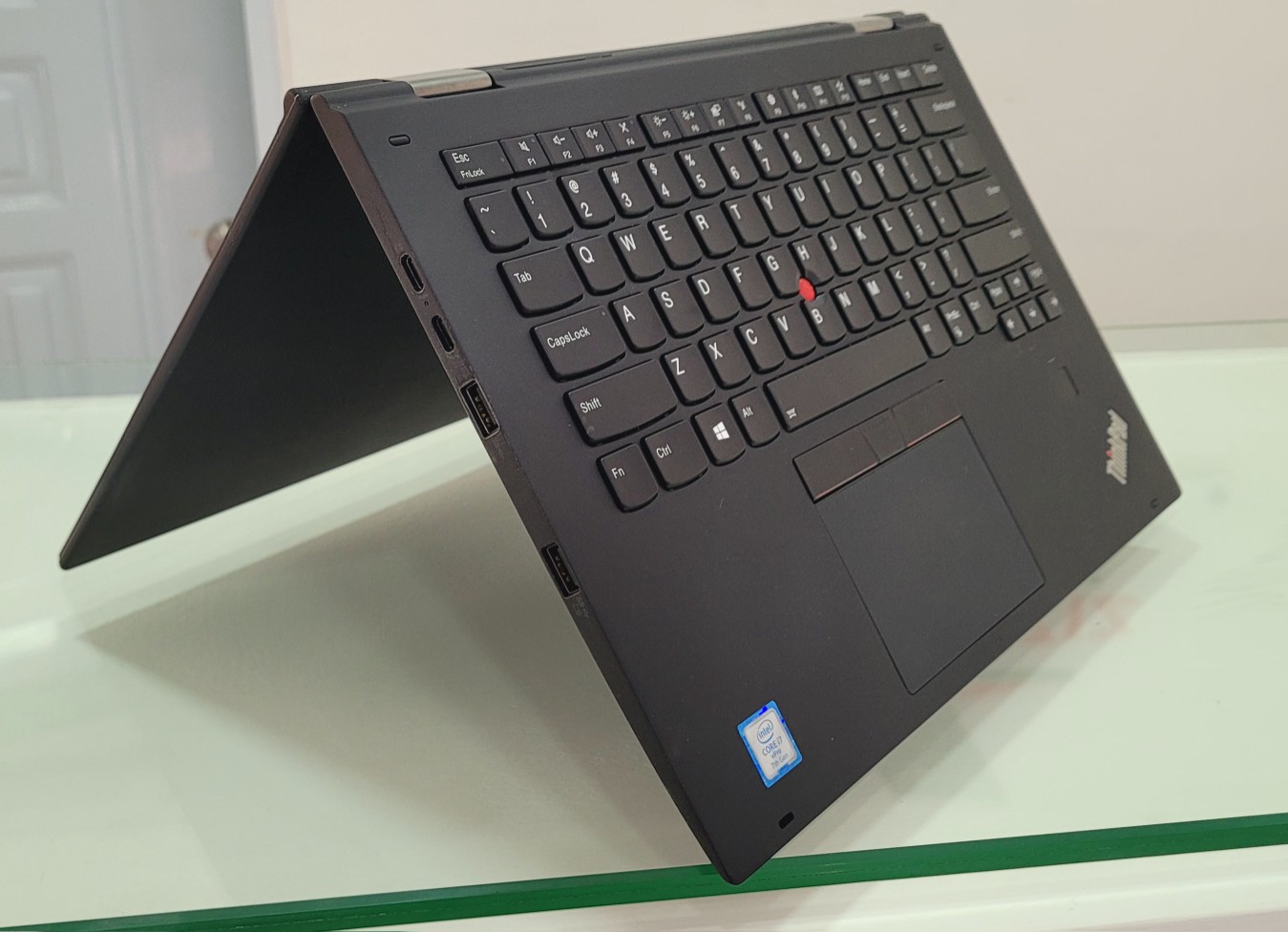 computadoras y laptops - Lenovo Carbon Yoga 14 Pulg Core i7 Ram 16gb ddr4 Video 8gb 2K 1