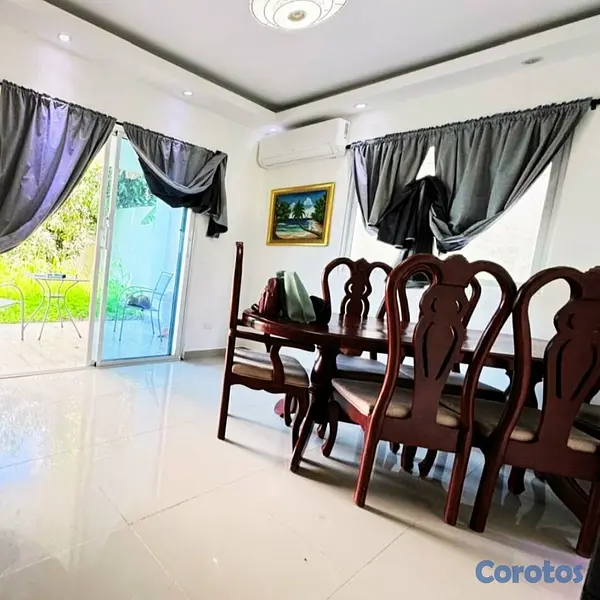 casas - VENDO casa en Av. Rep. de  Colombia detrás de La S 4