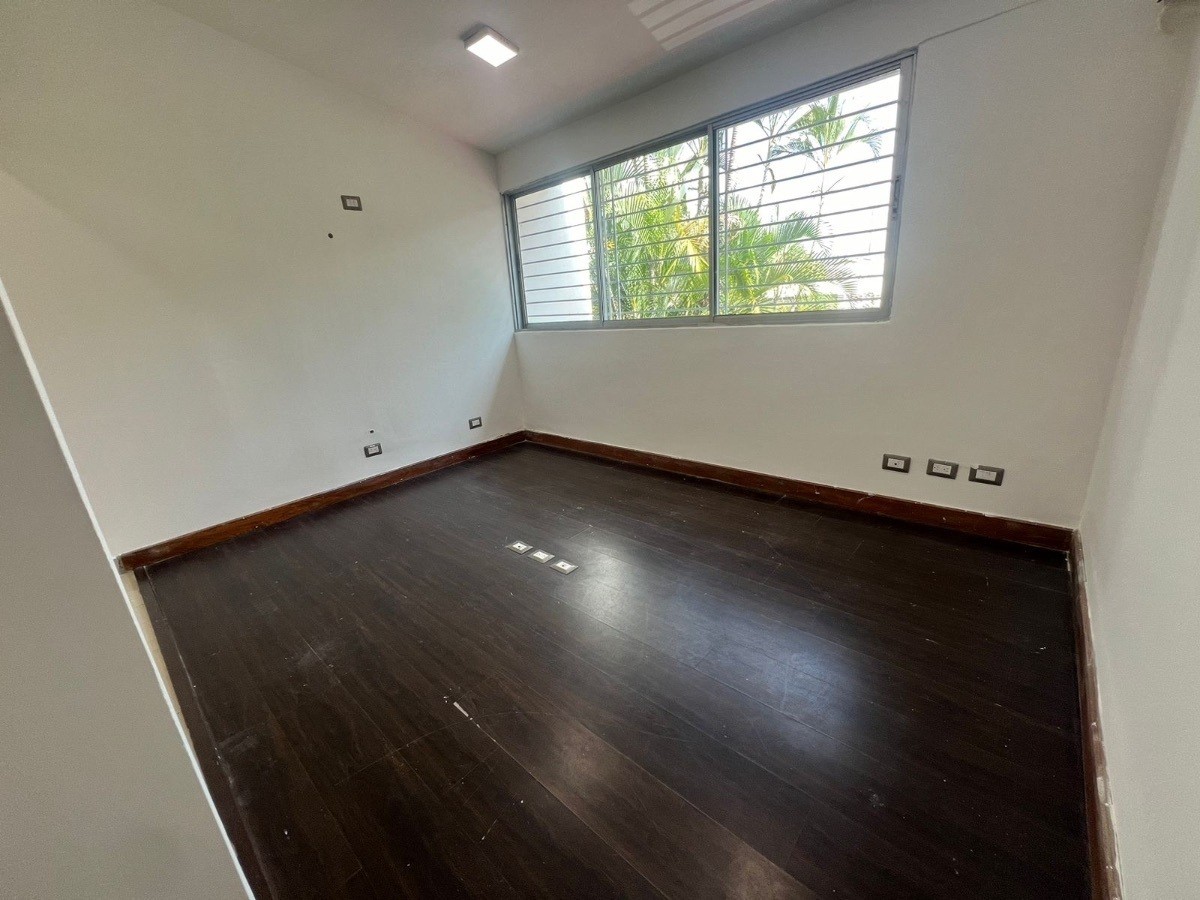 oficinas y locales comerciales - 🔵 Alquilo Local para oficina  2do piso en Serrallés 2