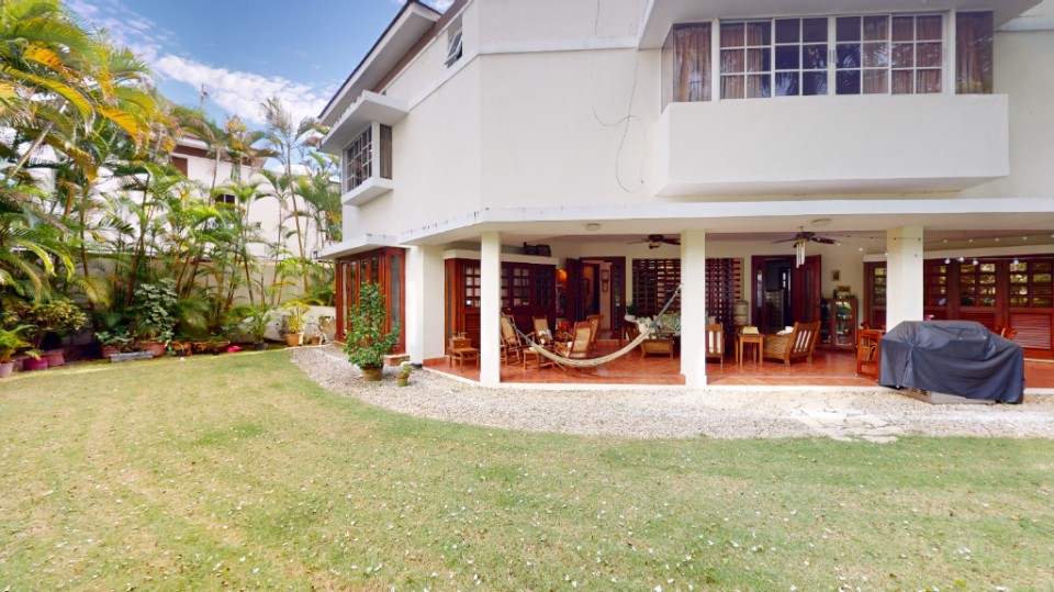 casas - Se vende casa en Cuesta Hermosa Il 
U$S495,000

Descripción
Casa de 
3 Habitacio 0