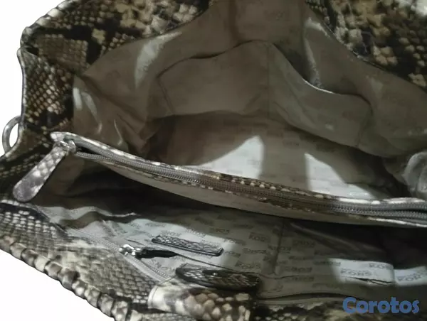 carteras y maletas - cartera Michael kors de piel de serpiente. 3