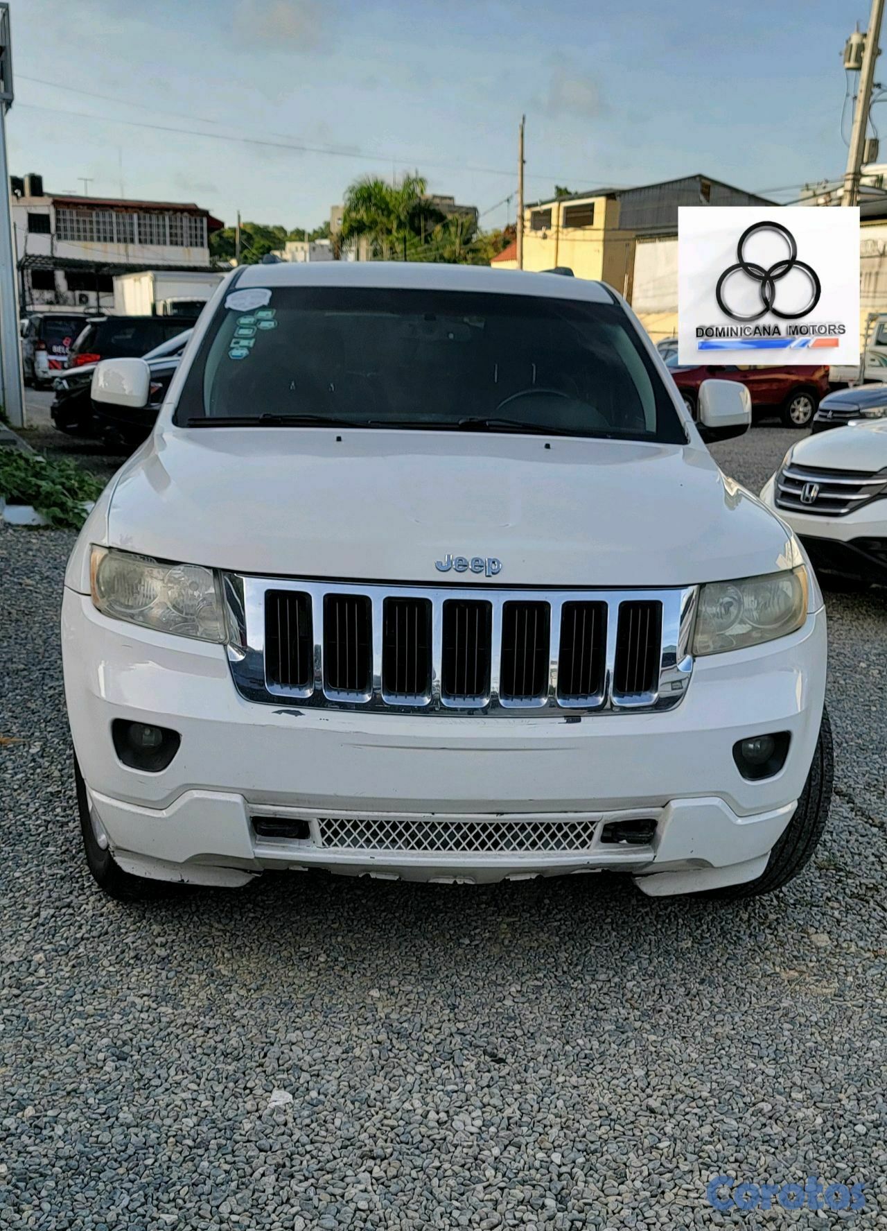 jeepetas y camionetas - JEEP GRAND CHEROKEE LAREDO 2011 10