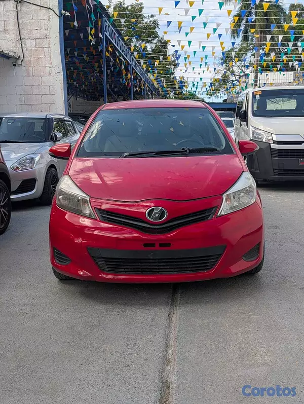 carros - TOYOTA VITZ 2013 4