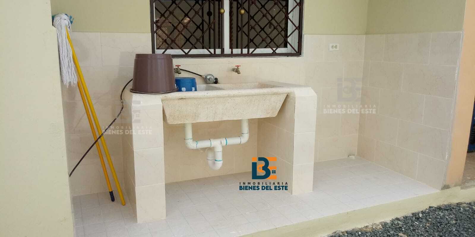 casas - Se Alquila Casa de Tres habitaciones, SPM. 10