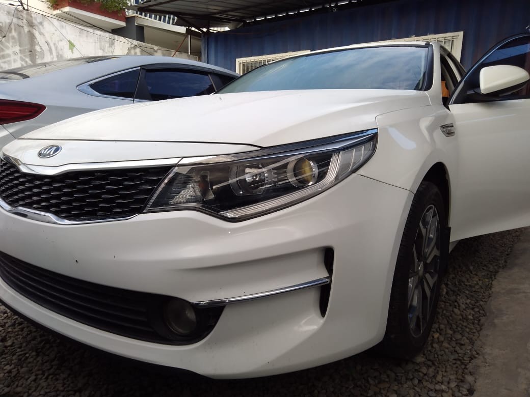 carros - KIA K5 2017 BLANCODESDE: RD$ 710,100.00