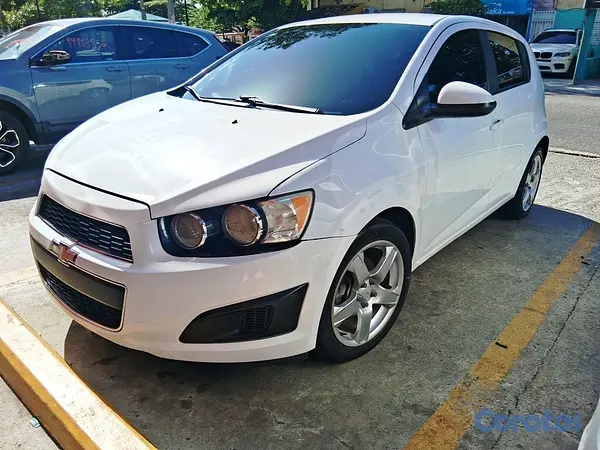 carros - Chevrolet Sonic LS Hatchback 2015 Mecanico 3