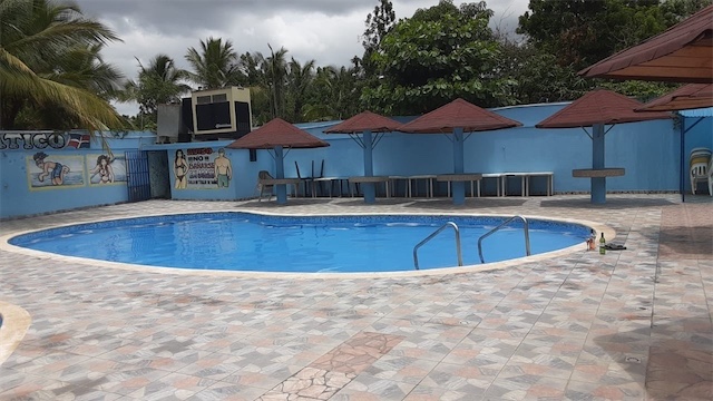 otros inmuebles - Vendo Hotel-bar-piscina