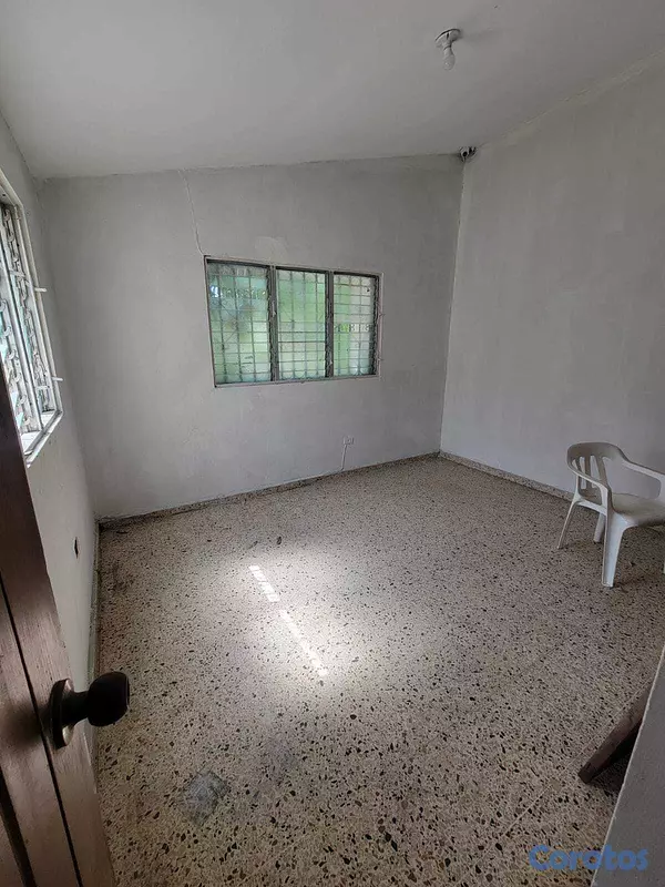 oficinas y locales comerciales - Local Comercial en Alquiler de 112 Metros en 2do P 9
