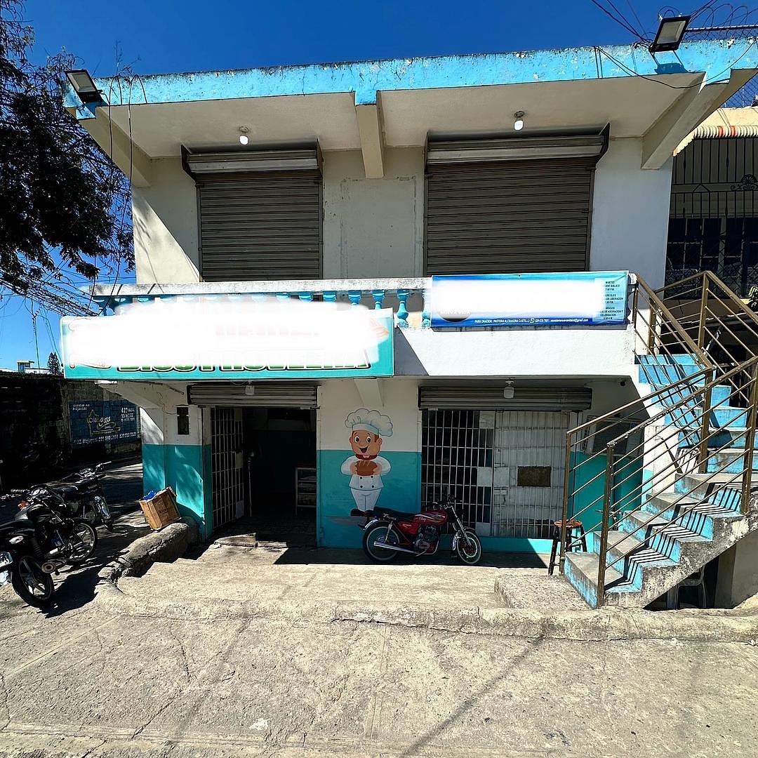 oficinas y locales comerciales - Vendo local comercial 2 niveles. Tiene Título 