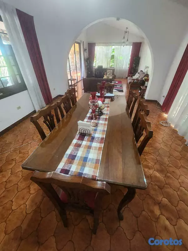muebles y colchones - 8 plazas de comedor con vidrio templado 2