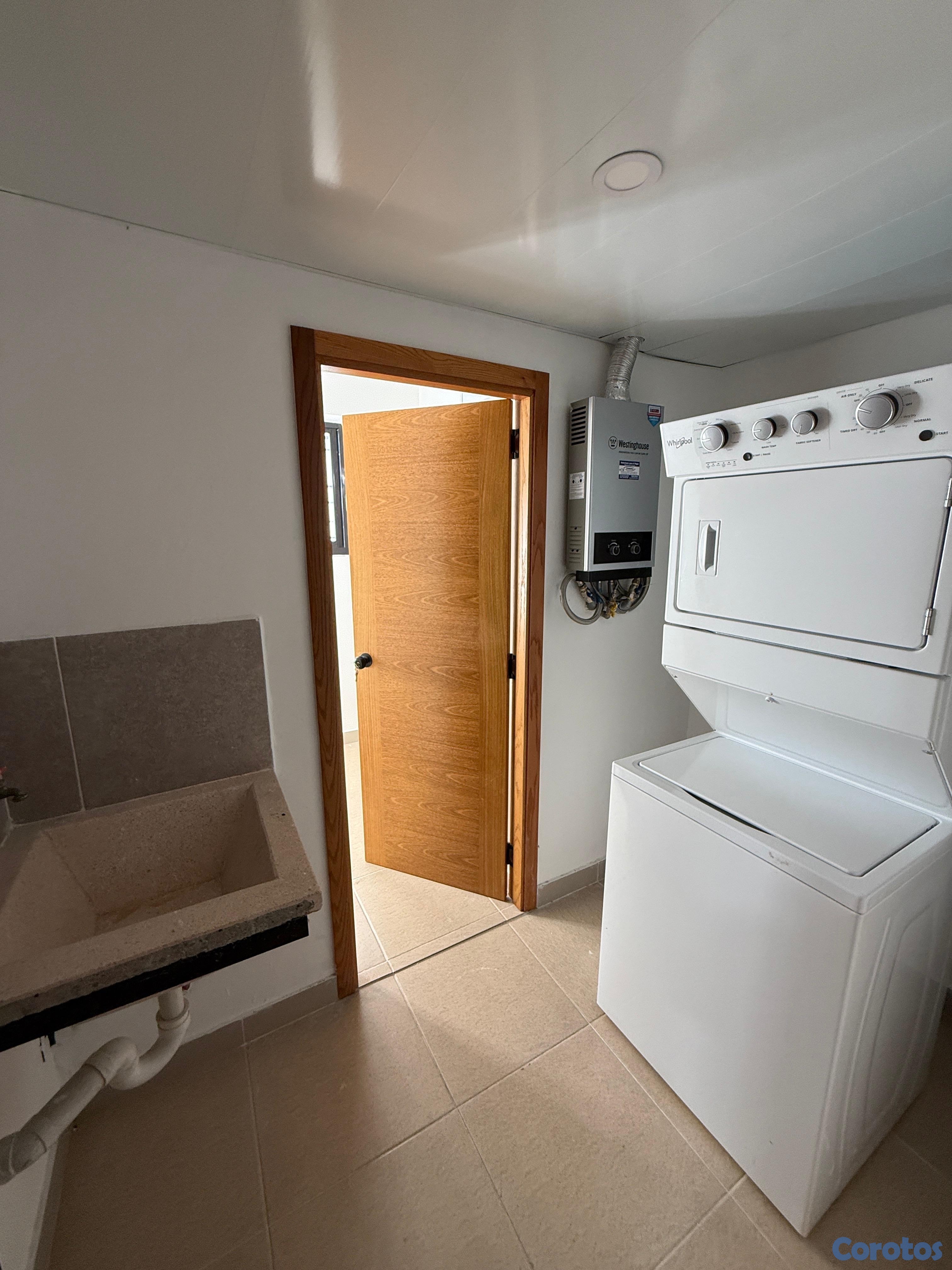 apartamentos - alquiló mirador norte dos ha 2.5 baños dos parqueos balcón servicio  8