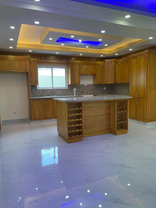 casas - Moderna y acogedora casa totalmente nueva a 3 minutos de la playa 1