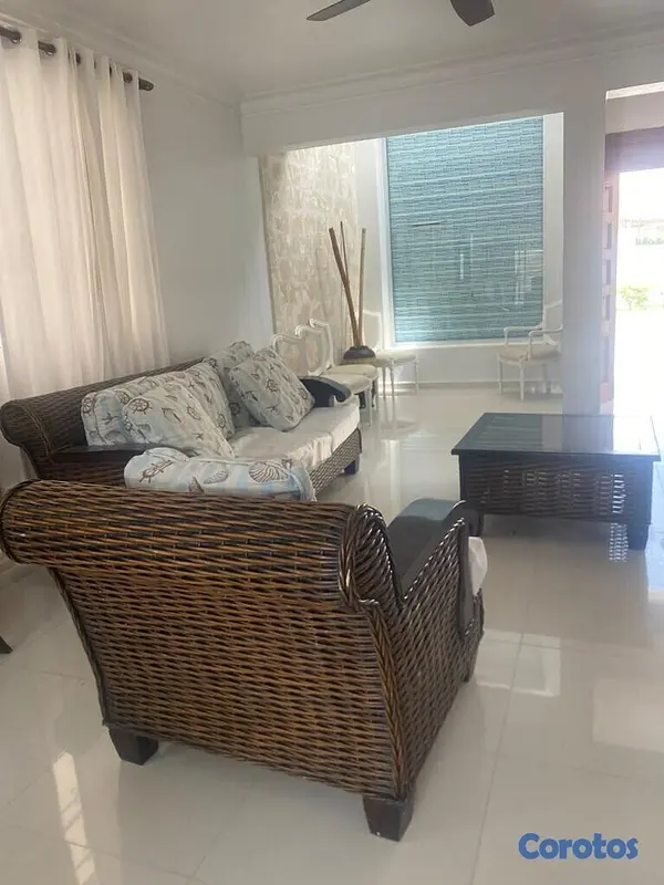 casas - VENDO CASA EN RESIDENCIALCERRADO DE 6 CASAS EN JUAN DOLIO A 5 MINUTOS DE LA PLA 3