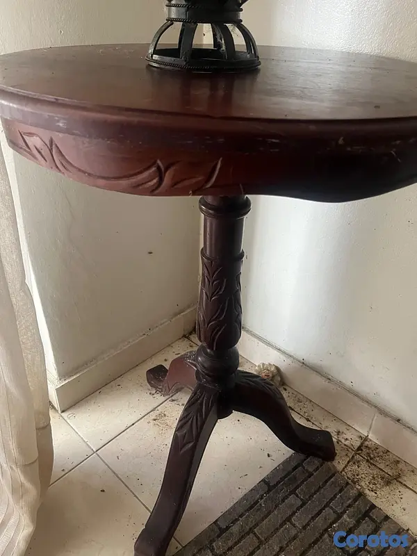 decoración y accesorios - Mesa tallada caoba 2