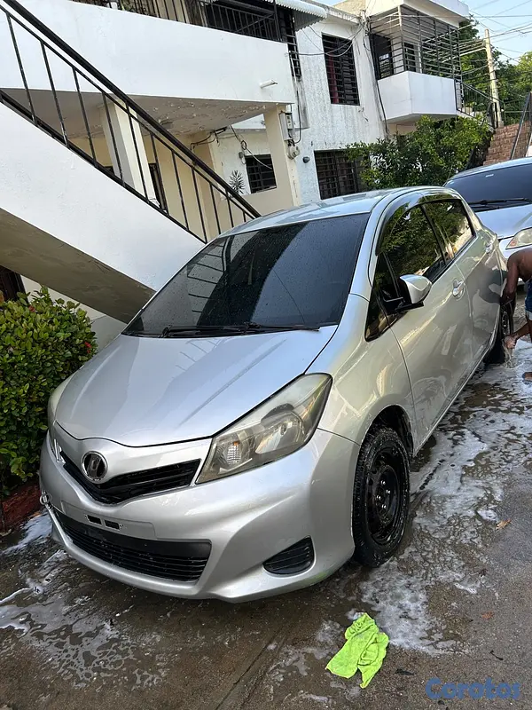 carros - Toyota vitz 2013 2