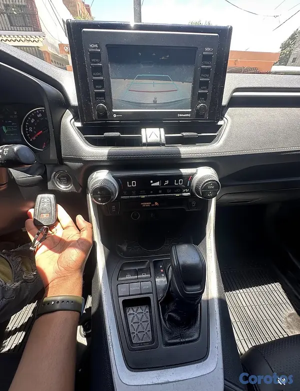 jeepetas y camionetas - Toyota RAV4 XLE 2021 8