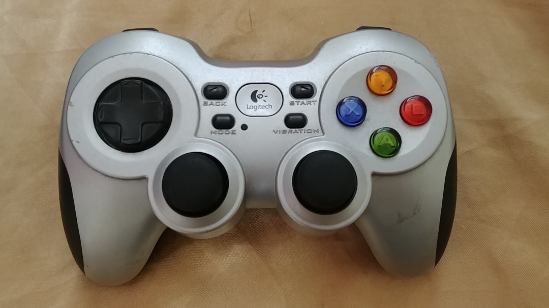 consolas y videojuegos -  control para juego logitech F710 1