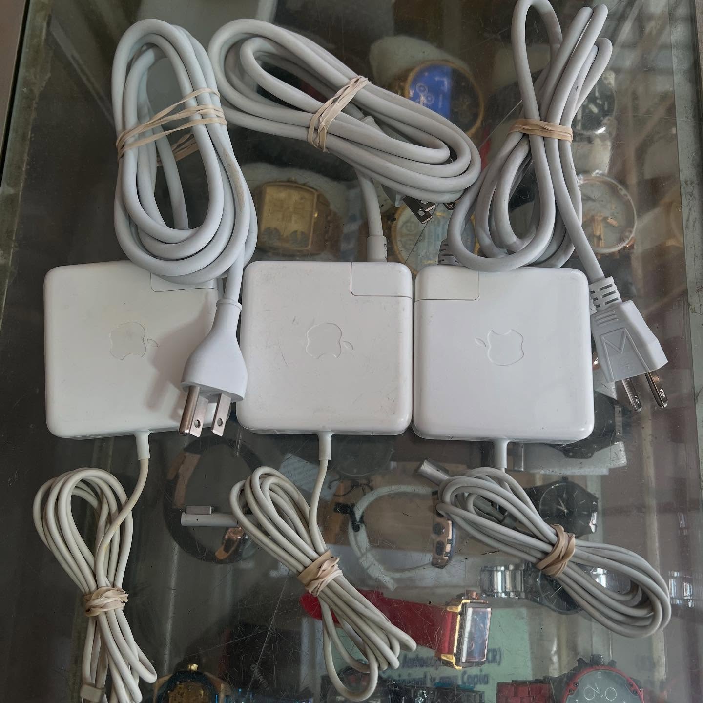 computadoras y laptops - Cargador original MacBook Pro 85w comp 2006-2012 0
