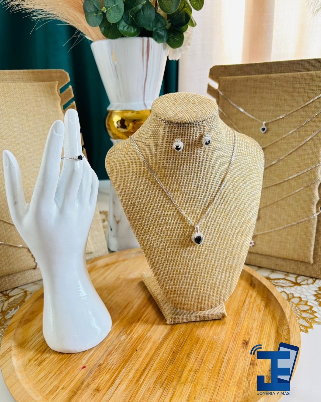 joyas, relojes y accesorios - set de Cadena,aretes y guillo. 4