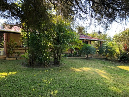 casas - Vendo casa con patio en Jarabacoa
